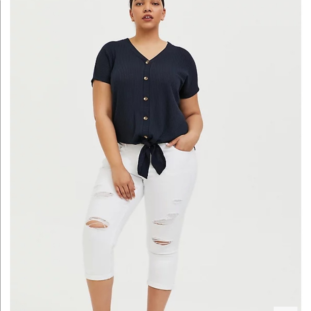 Torrid navy waffle knit tie front top. Size 00 - Picture 7 of 9